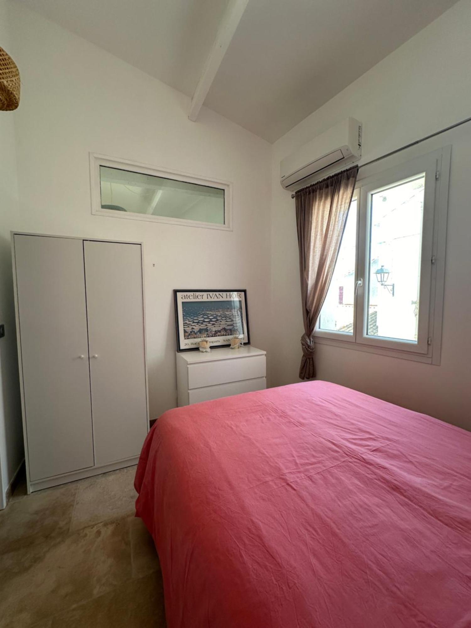 Appartement Avec Vue Sur L Eglise Des Saintes Экстерьер фото