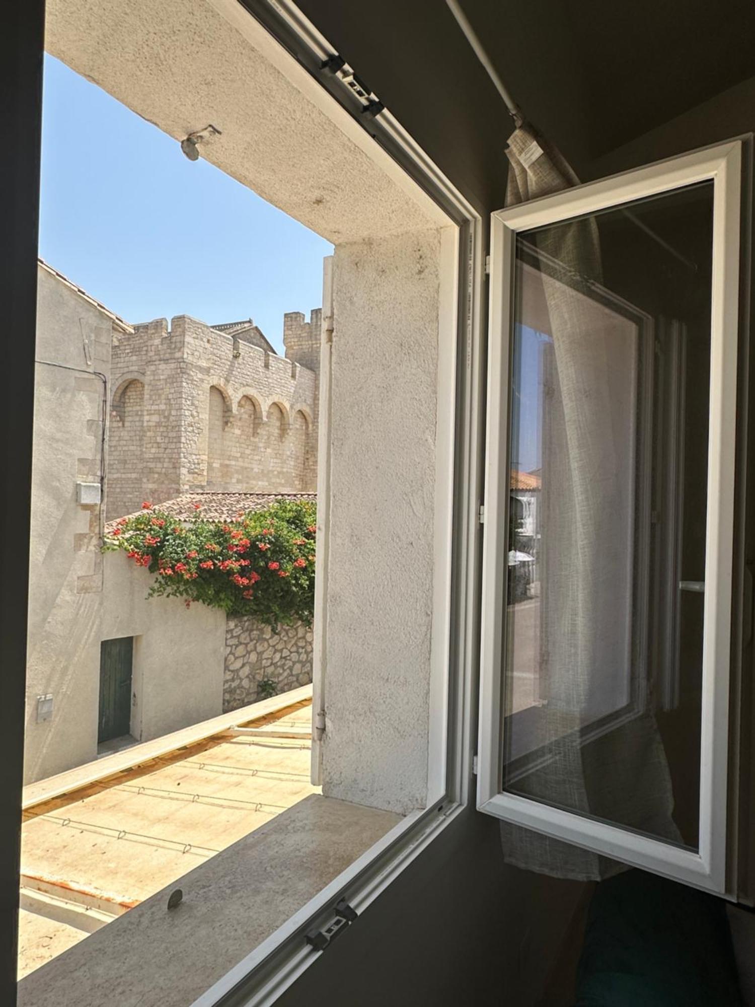 Appartement Avec Vue Sur L Eglise Des Saintes Экстерьер фото
